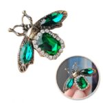 Broșă decorativă cu cristale, model albină, dimensiune 4.7 x 3.5 cm, Naiara®