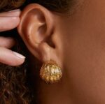 Cercei aurii eleganți cu textură reliefată, Naiara®