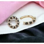 Cercei delicați aurii cu pietre negre și zirconii – eleganță și rafinament, Naiara®