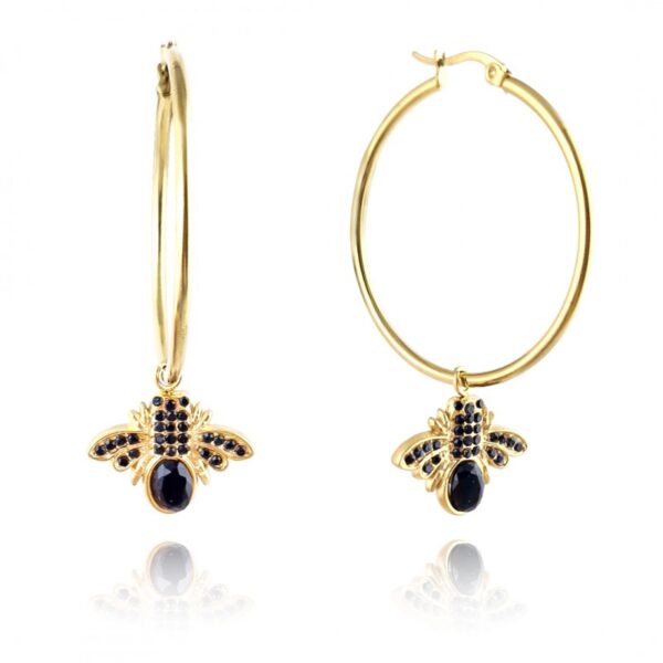 Cercei eleganți placati cu aur 14K – design statement cu cercuri și pandantiv albinuță cu pietre negre, 2.1 x 6 cm, Naiara®