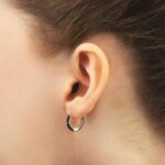 Cercei eleganți placati cu aur 14K – model cerc negru cu zirconiu discret, dimensiune 1.1 x 0.2 cm, Naiara®