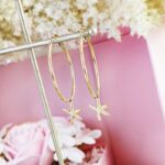 Cercei rotunzi din oțel inoxidabil placat cu aur 14K – model cu stea de mare, Naiara®