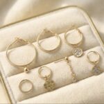 Set 7 cercei aurii tip hoop cu pandantive și pietre strălucitoare, Naiara®