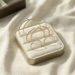 Set 3 perechi de cercei aurii tip hoop – modele clasice, texturate și subțiri, cristale, Naiara®