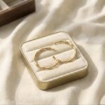 Cercei eleganți placati cu aur 14K – model cerc cu design texturat, dimensiune 3.5 x 3.5 cm, Naiara®