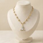 Colier elegant placat cu aur 14K – lanț cu inimioare și pandantiv ursuleț cu zirconii, lungime 41.5 cm, Naiara®