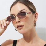 Ochelari de soare premium octagonali cu ramă metalică aurie și lentile fumurii, Naiara®