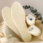 Set 2 Branturi tip talpic cu spuma izolatoare de latex acoperite cu blana de miel, 36-46, Noem®