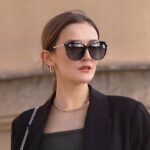 Ochelari de soare eleganți damă – ramă neagră cu brațe aurii și detalii cu cristale, Noem®