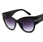 Ochelari de soare polarizați damă – design clasic cu ramă neagră si lentile gradient violet, Noem®