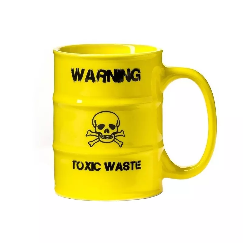 cana-in-forma-de-butoi-cu-mesaj-warning-toxic-waste-gonga.webp