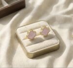 Cercei placati cu aur 14K, cu trifoi sidefat elegant, Moonriver, Noem®