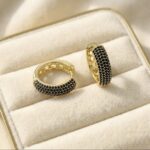 Cercei damă placați cu aur 14K, model creole cu pietre negre strălucitoare, Noem®