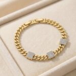 Brățară damă placată cu aur 14K, 17-19 cm, 8 mm, model cu zale aurii și elemente pătrate strălucitoare, Noem®