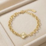 Bratara din otel chirurgical aurit, design elegant cu trifoi placat cu aur de 14k, Luna, Noem®