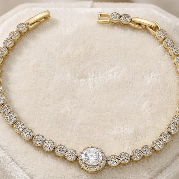 Brățară damă placată cu aur 14K, 17,5-19,5 cm, model cu pietre cristal și piatră centrală elegantă, Noem®