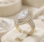 Inel cocktail placat cu aur 14K, cu piatră transparentă mare în formă de ochi și cristale, mărimea 6, Noem®