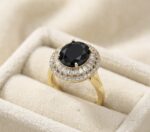 Inel elegant placat cu aur 14K, design regal cu cristal negru și pietre baghetă, mărimea 6, Noem® - imagine 2