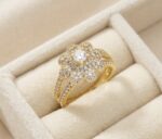 Inel statement placat cu aur 14K, model floare cu cristale strălucitoare, mărimea 6, Noem®