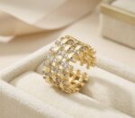 Inel lat placat cu aur 14K, reglabil, design împletit cu cristale, Noem® - imagine 2
