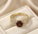 Inel placat cu aur 14K, model dublu elegant cu piatră centrală roșu-rubiniu și cristale pe bandă, mărimea 6, Noem® - imagine 2