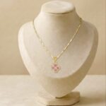 Colier din otel inoxidabil, placat cu aur 14k, model lant rasucit cu pandantiv trifoi cristale roz, Noem®