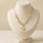 Colier din otel inoxidabil, placat cu aur 14k, model dublu cu zale mari si pandantiv trifoi, Noem®