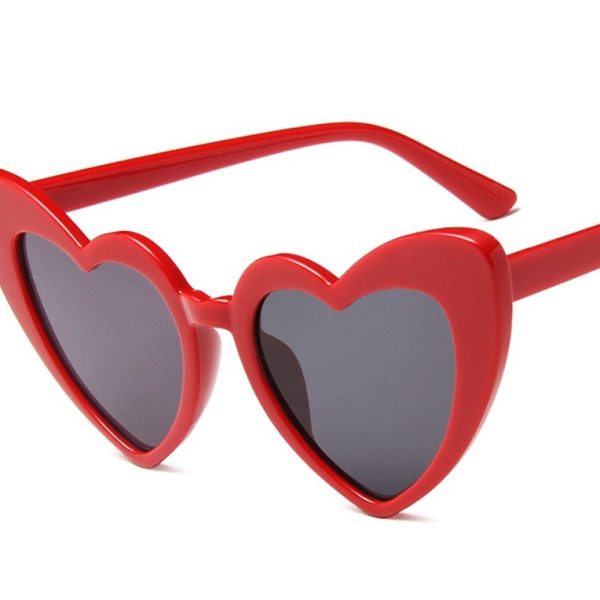 Ochelari de soare Retro, model inima cu rama rosie si lentila neagra, Noem®