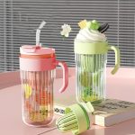 Cana din sticla striata cu infuzor/sita, 550 ml, cu maner, capac etans si pai de sticla inclus, mov, Noem® - imagine 2