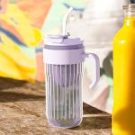Cana din sticla striata cu infuzor/sita, 550 ml, cu maner, capac etans si pai de sticla inclus, mov, Noem® - imagine 7