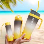 Set de 3 recipiente hidratare Beauty, sticle fitness cu masura portabila si manere practice, capacitati 1200ml, 800ml si 300ml, cu pai, Noem®