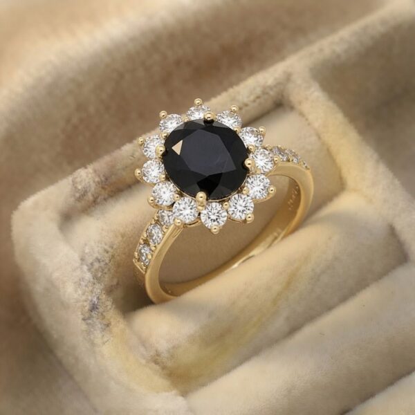 Inel elegant placat cu aur 14K, 11 mm, model cu piatră neagră și cristale albe, mărimea 6, Noem®
