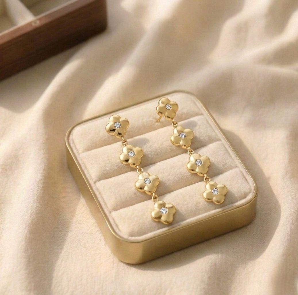 8 Cercei placați cu aur de 14K, de seară, cu motive florale geometrice și strasuri discrete, Noem® - imagine 1