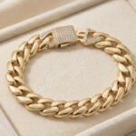 Brățară luxury placată cu aur 14K, 20 cm, model royal cu detalii strălucitoare, Noem®