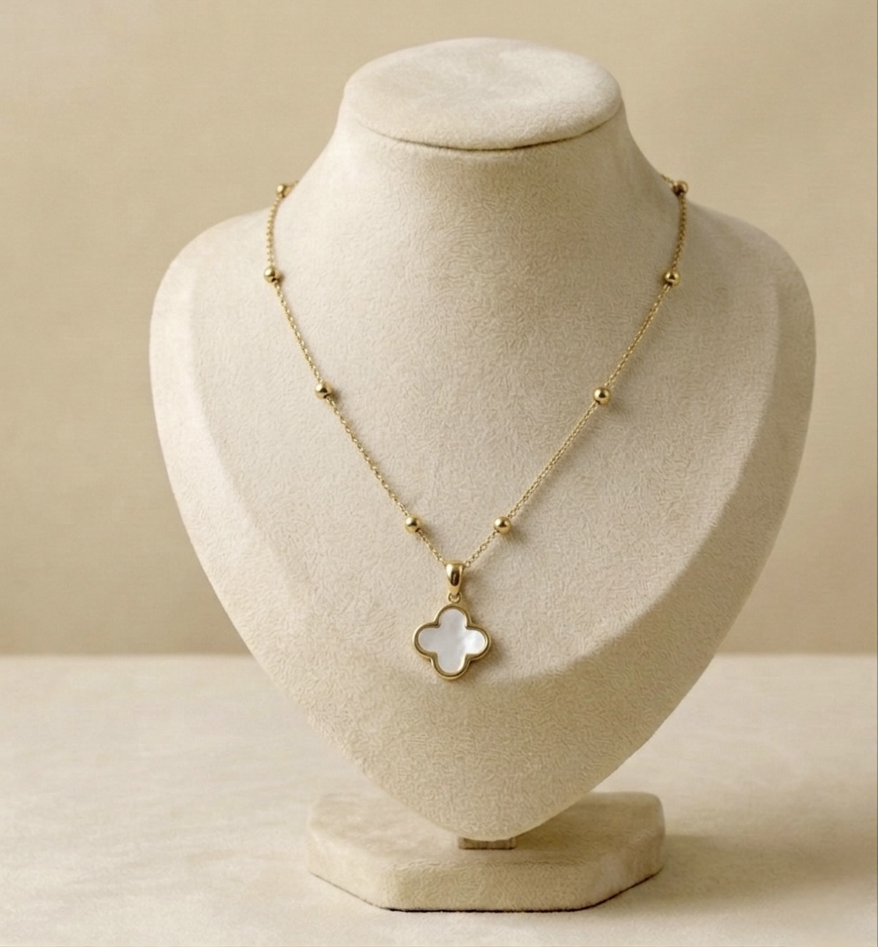 IMG_1247 Colier placat cu aur de 14K, de damă, model minimalist cu talisman norocos din sidef, Noem® - imagine 1