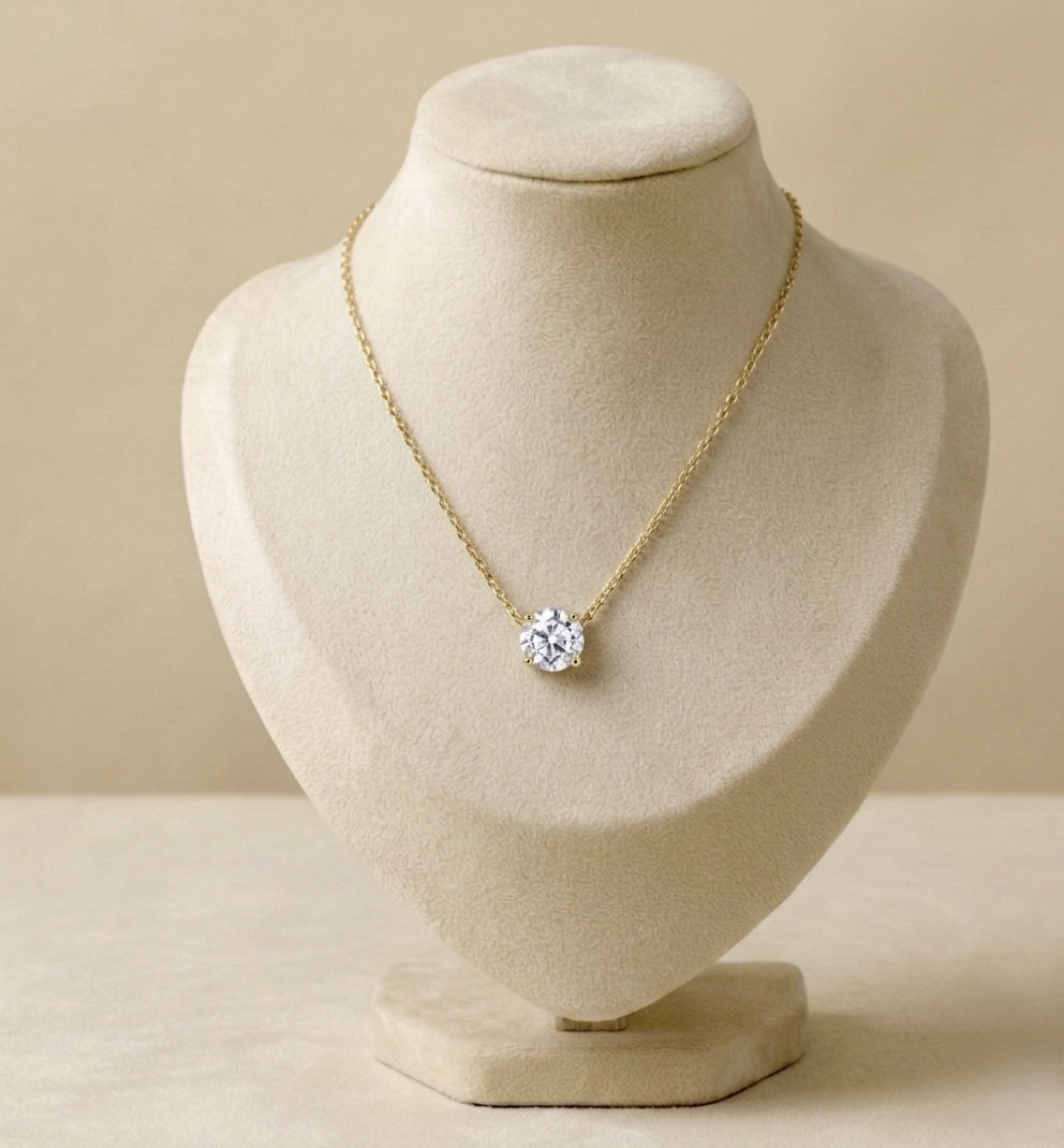 IMG_1248 Colier placat cu aur de 14K, de damă, fin și discret cu pandantiv zirconiu cubic strălucitor, Noem® - imagine 1
