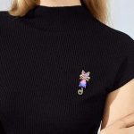 Broșă placată cu aur de 14K, model pisicuță cu cristale mari roz-violet și detalii strălucitoare, Noem® - imagine 2