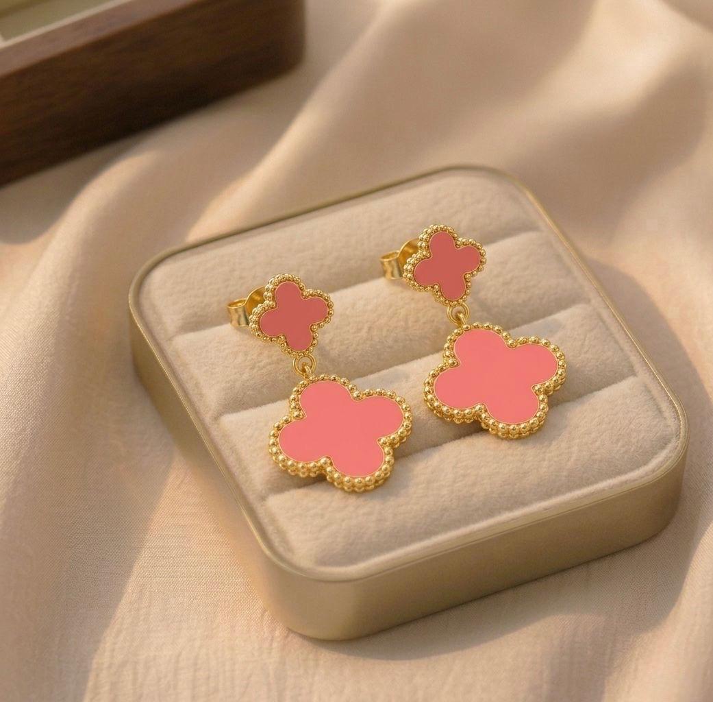 WhatsApp Image 2026-06-20 at 12.39.16 Cercei placați cu aur de 14K, de damă, eleganți, cu pandantive geometrice roz-coral, Noem® - imagine 1