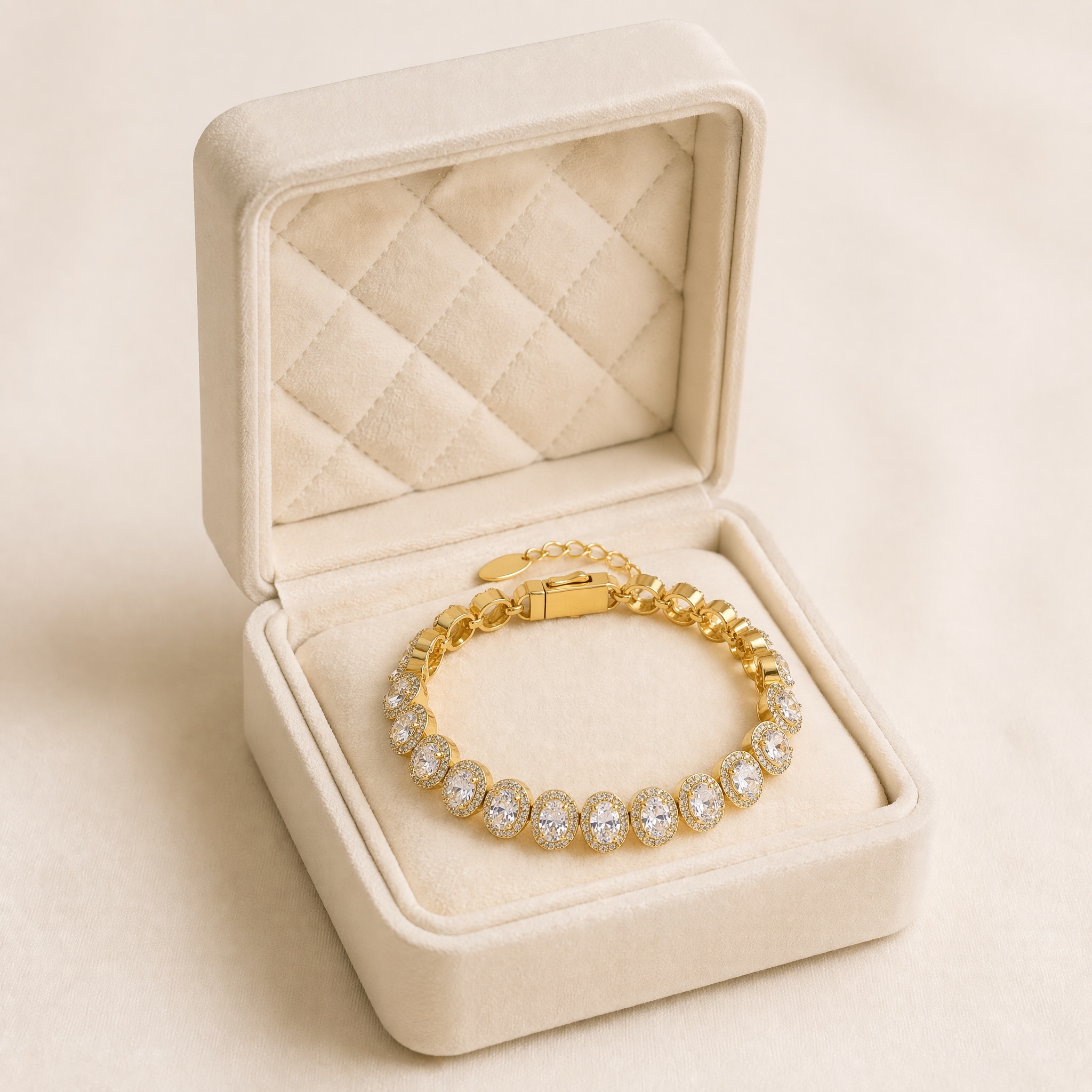 b06_oval_transparent_2 Brățară placată cu aur de 14K, model elegant de lux cu cristale mari ovale înconjurate de pietre mici sclipitoare pe întreaga circumferință, 20 cm / 9 mm, Noem® - imagine 1