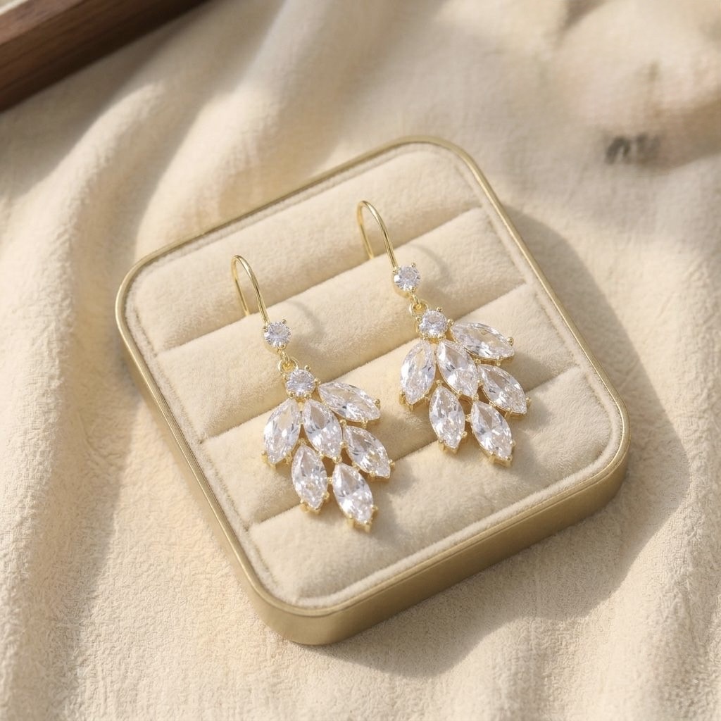 f690bfe9-f99b-4fa7-a66f-9946d972d61d Cercei placați cu aur de 14K, tip tortiță deschisă, cu pandantiv floral din pietre marquise clare, Noem® - imagine 1