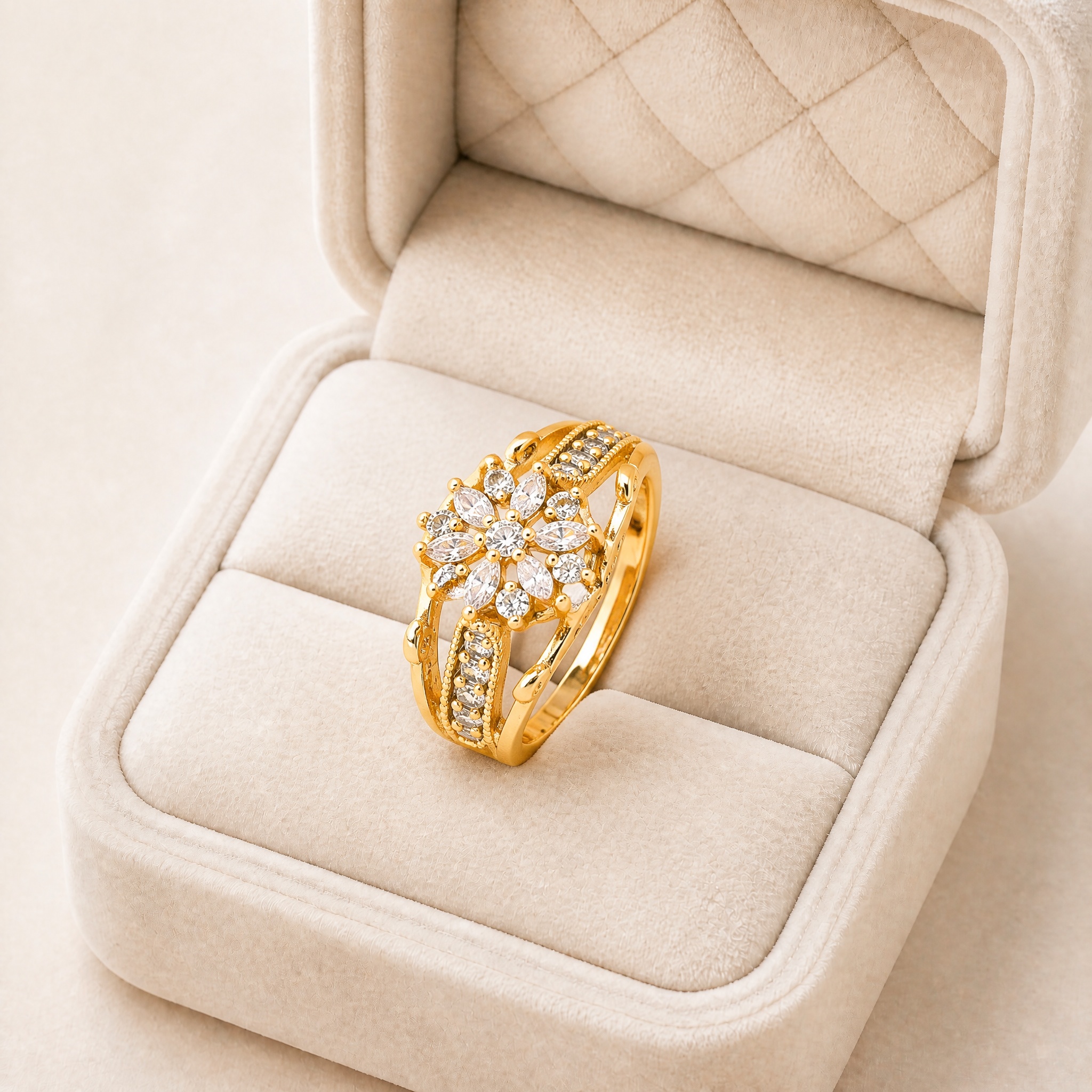 noem_v2_inel_floral_2 Inel placat cu aur de 14K, în formă de floare cu cristale albe marquise ochi de cal și bandă decupată parțial pavată , 9 mm,marimea 6, Noem® - imagine 1