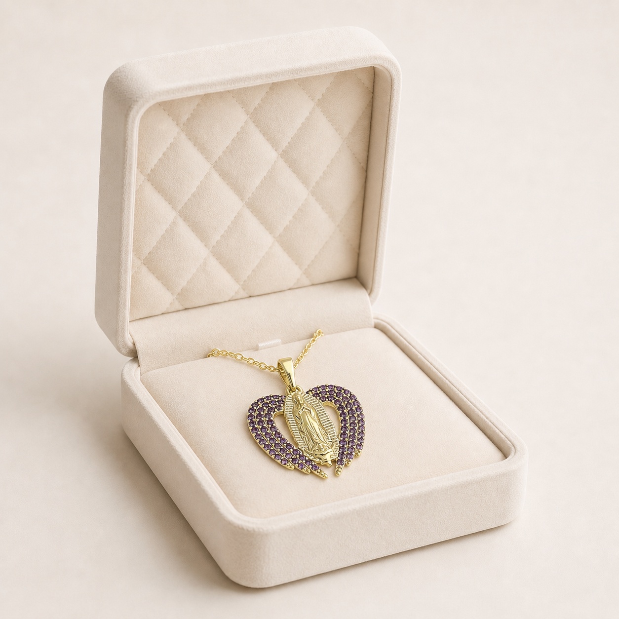 noem_v2_p3_maica_2 Pandantiv placat cu aur de 14K, model elegant cu medalion central cu Fecioara Maria încadrat de aripi de înger pavate cu cristale mov, 26/19 mm, Noem® - imagine 1