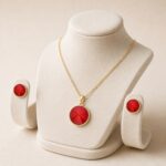 Set placat cu aur de 14K,compus din lănțișor cu pandantiv și cercei asortați, model elegant cu cristale mari rotunde cu tăieturi premium de un roșu rubin pasional și vibrant, 41+5 cm / 14 mm, Noem® - imagine 2
