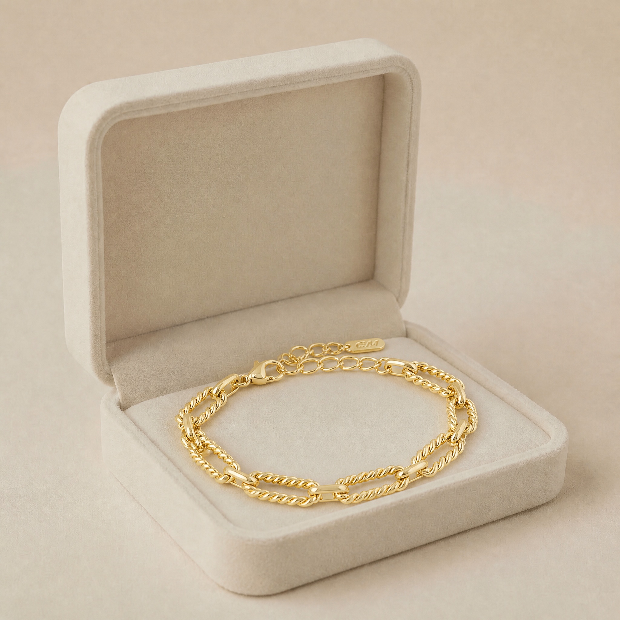bratara_noem_cutie_fidela_2 Brățară casual din oțel inoxidabil placat cu aur de 14K, model lanț din zale mari texturate tip frânghie, sistem de închidere ajustabil, Noem® - imagine 1