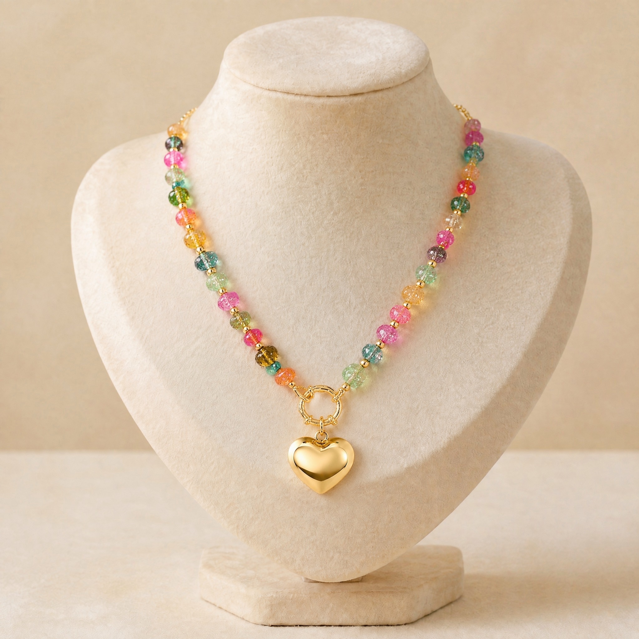 colier_inima_pe_bust_2 Colier din oțel chirurgical placat cu aur de 14K cu mărgele colorate și pandantiv inimă, colier de damă reglabil 44+11 cm, Noem® - imagine 1