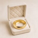Brățară fixă din oțel chirurgical placată cu aur de 14K, 6x6 cm, brățară rigidă de damă lată și bombată cu grosime 2.7-3.2 cm, Noem®