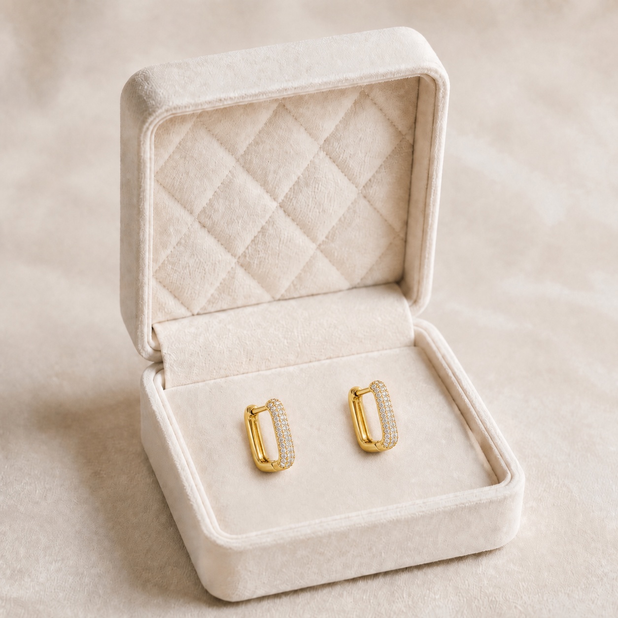 noem_inlocuire_cercei_NO0791_2 Cercei din oțel chirurgical placați cu aur de 14K cu zirconiu cubic, 1.9x1.2 cm, cercei tortițe dreptunghiulare de damă, Noem® - imagine 1