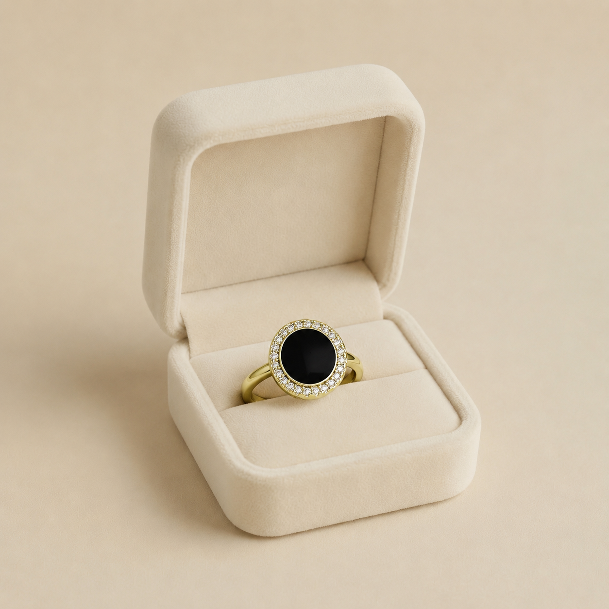 Image Aug 13, 2026, 05_27_04 PM Inel elegant placat cu aur de 14K, cu medalion circular din email negru de 10 mm și halo de zirconii, Noem® - imagine 1