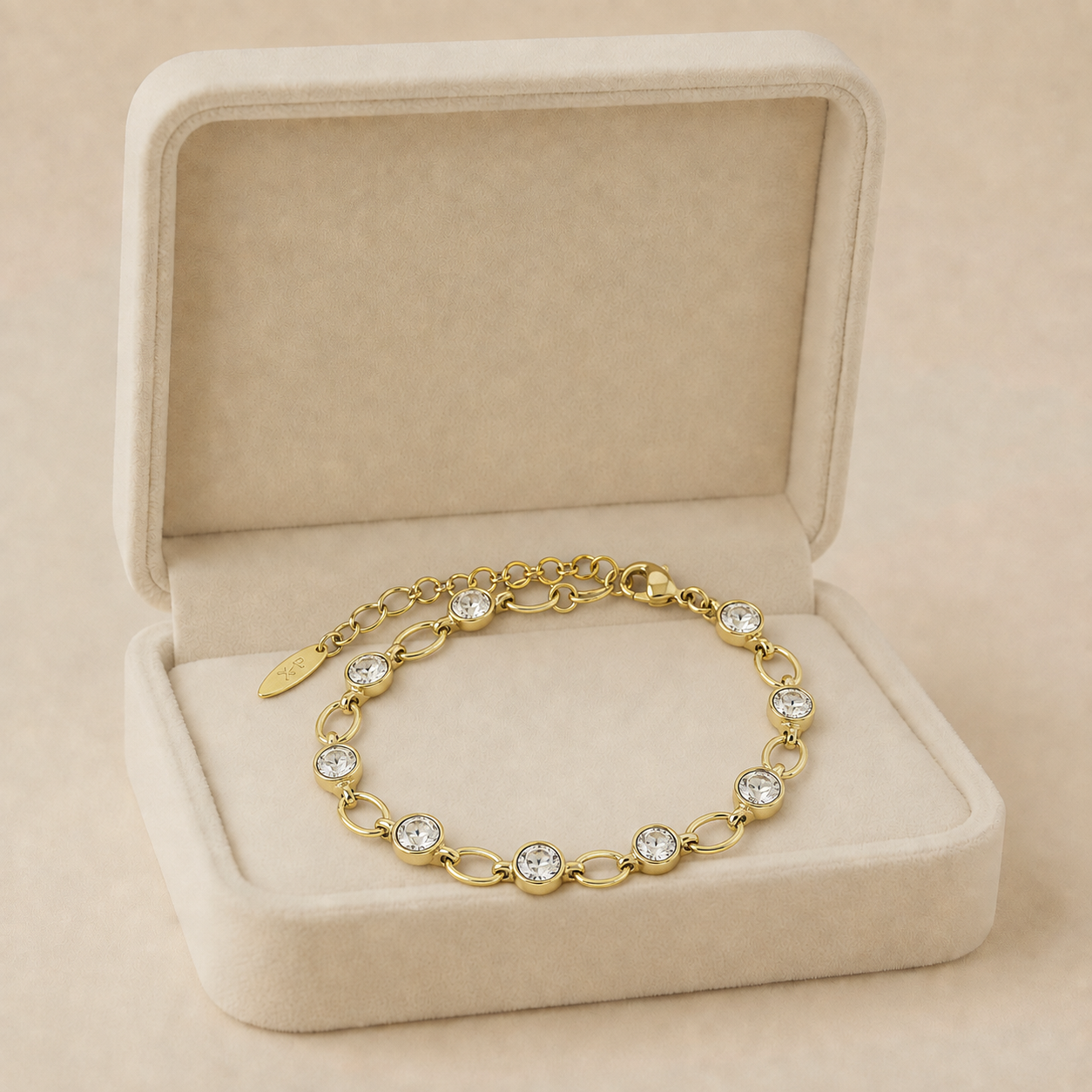 Image Aug 8, 2026, 02_46_26 PM Brățară elegantă placata cu aur de 14K, lungime 16,5+5 cm, decorată cu cristale rotunde strălucitoare de 5 mm, Noem® - imagine 1