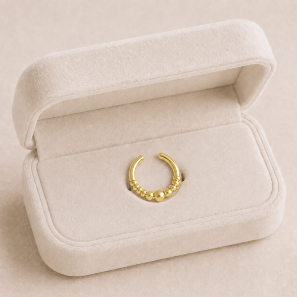 Cercel piercing pentru nas din oțel inoxidabil placat cu aur de 14 K, model inel 11 mm decorat cu biluțe, hipoalergenic, Noem®